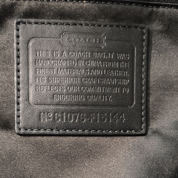 Coach Horse And Carriage Tan And Black Graphic Tote with Wristlet Pouch 🥰🥰 - Picture 15 of 17